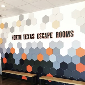 Parete all’ingresso di North Texas Escape Rooms